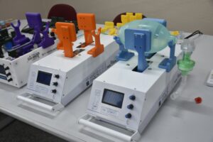 reanimador automatizado Fasten Vita (Ventilação Intensiva Tecnologicamente Assistida) que podem ser utilizados na ausência de respirador no Brasil.